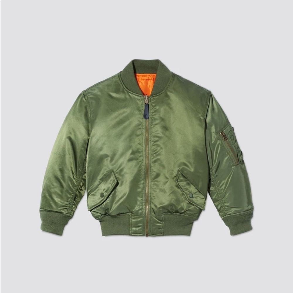 Alpha industries ma-1 bomber